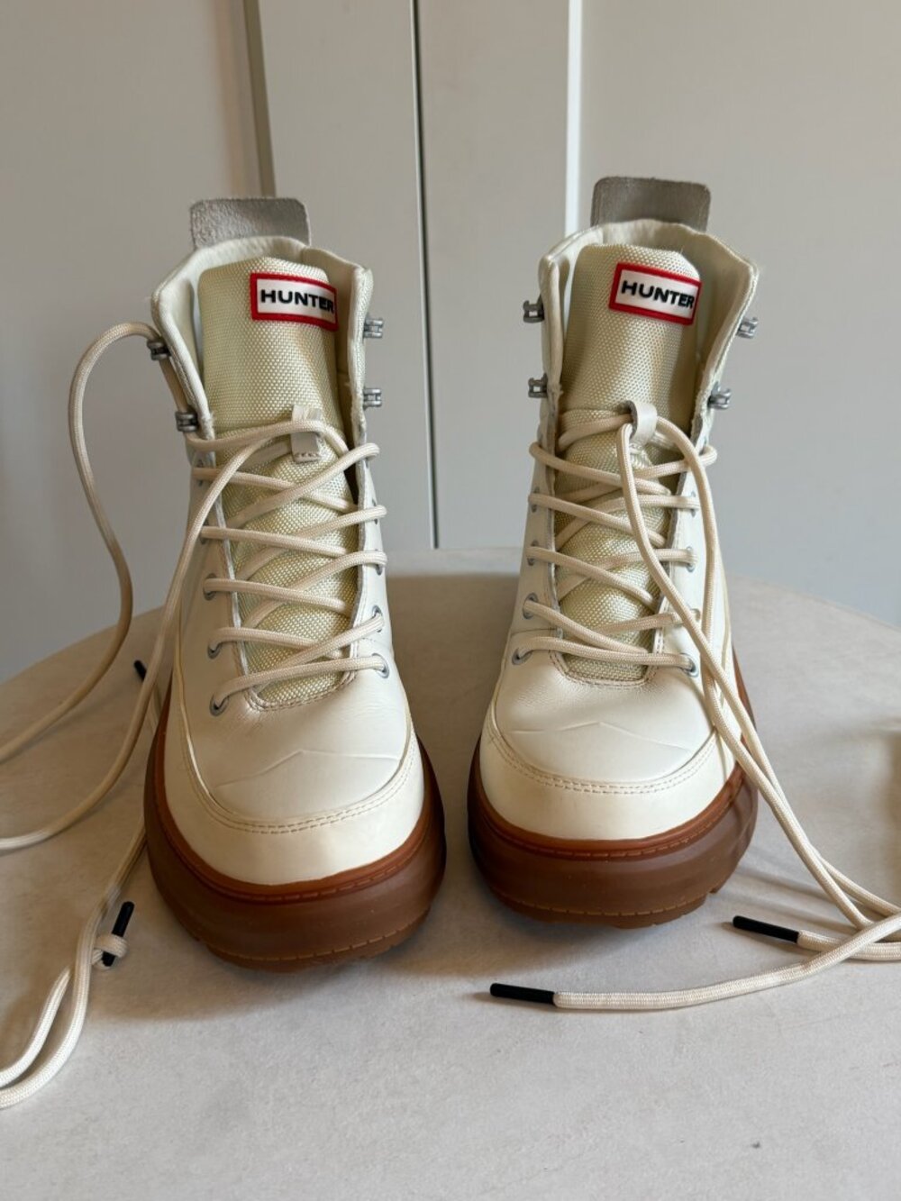 Hunter Cream Tan Lace Up Lug Sole Boots Size 8 EU 39 NWOB